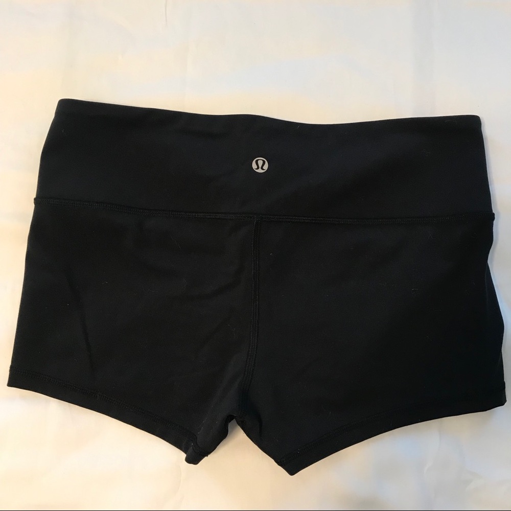 lululemon ORIGINAL boogie short size 6